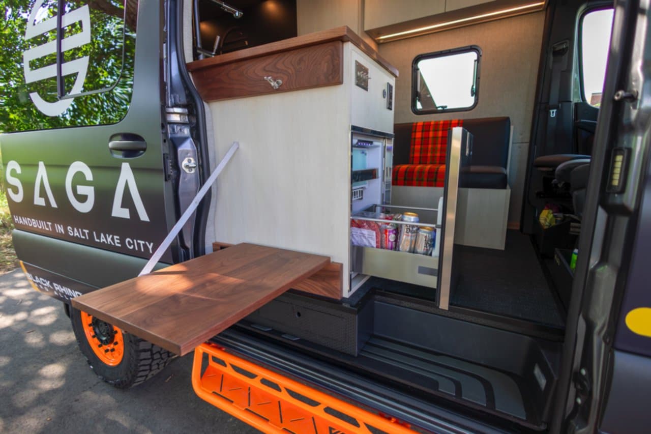 2022 Luxury 4×4 Sprinter Van